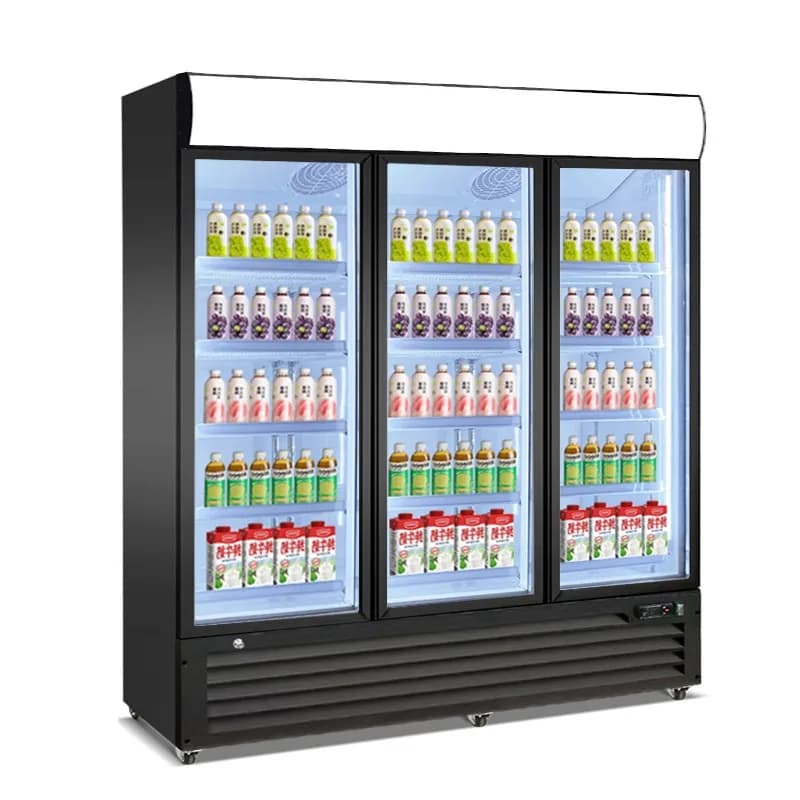 vitrina cu 3 usi