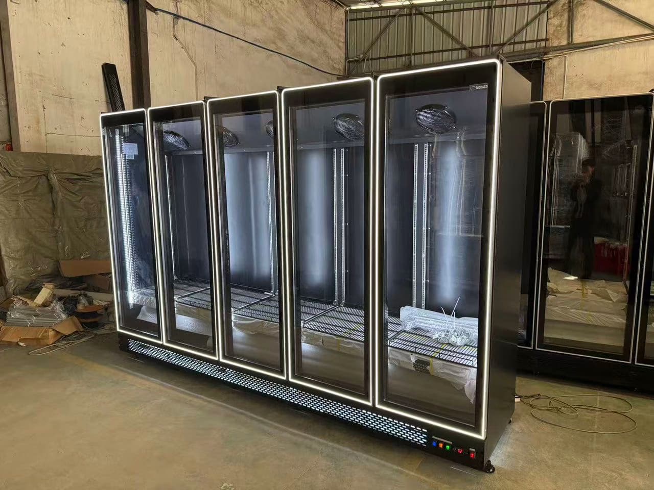 Vitrina verticala 5 usi